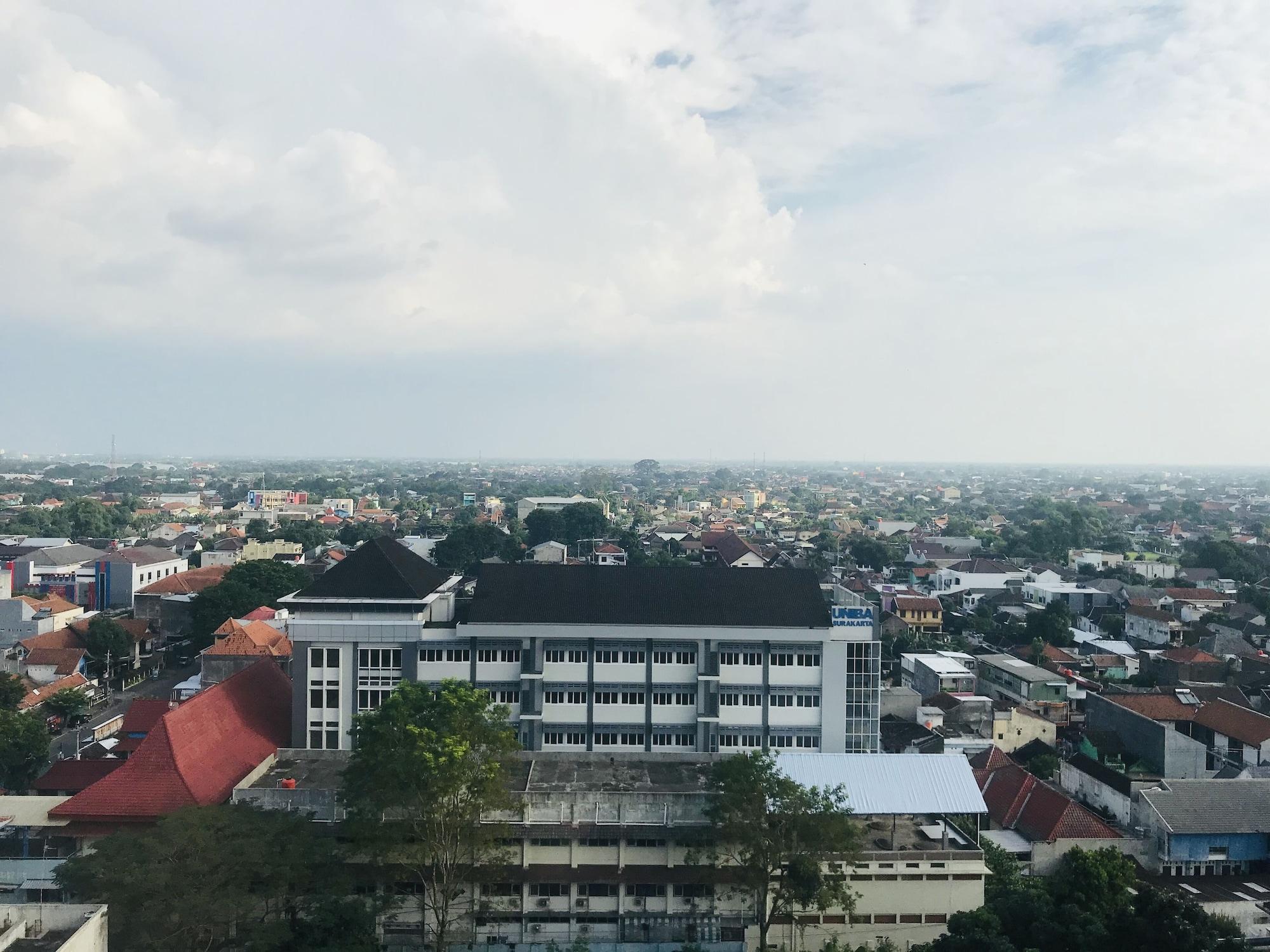 Swiss-Belinn Saripetojo Solo Ngoại thất bức ảnh