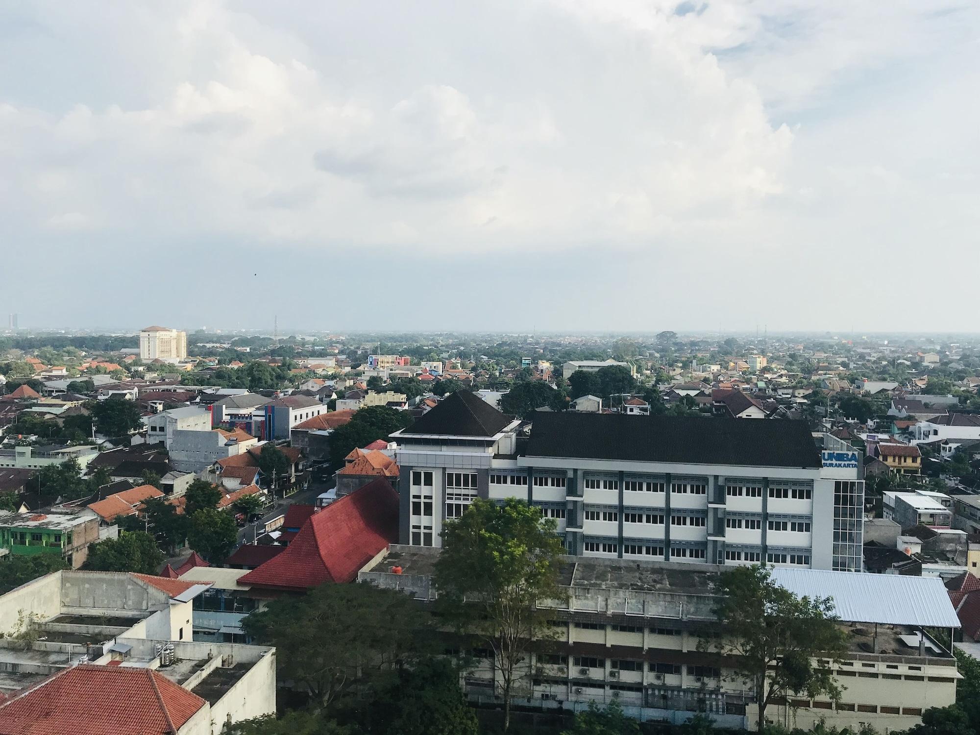 Swiss-Belinn Saripetojo Solo Ngoại thất bức ảnh