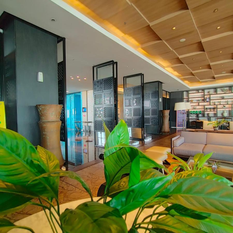 Swiss-Belinn Saripetojo Solo Ngoại thất bức ảnh