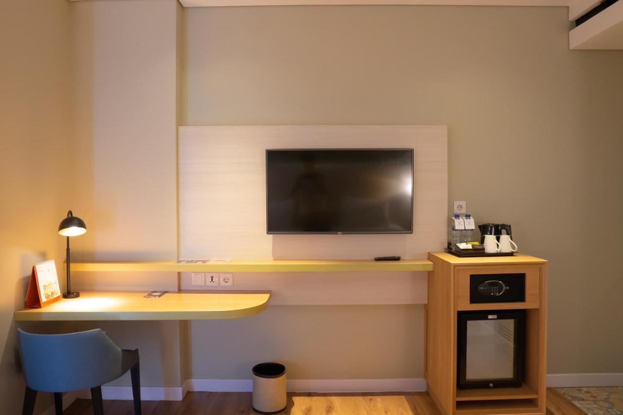 Swiss-Belinn Saripetojo Solo Ngoại thất bức ảnh