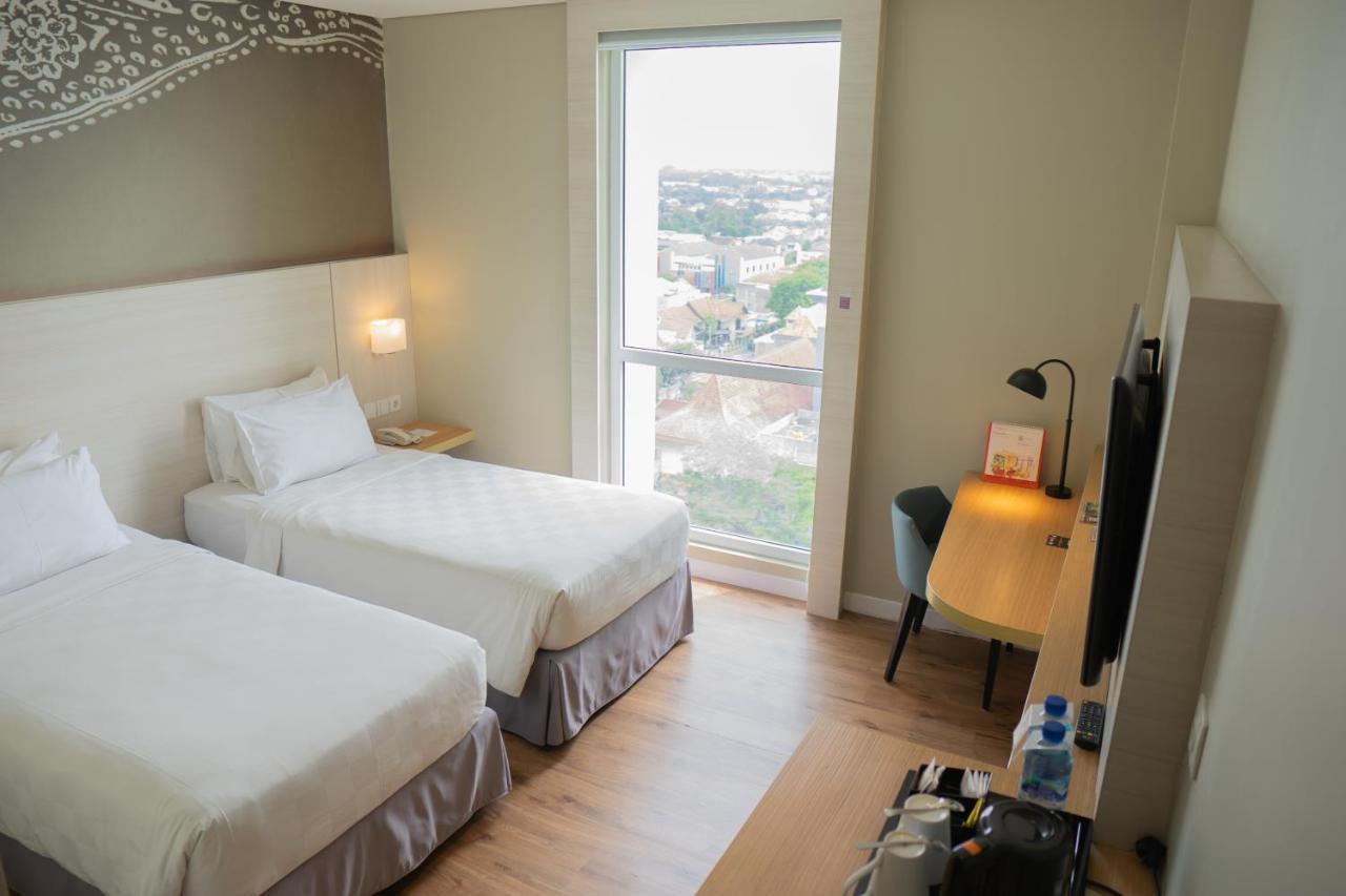 Swiss-Belinn Saripetojo Solo Ngoại thất bức ảnh