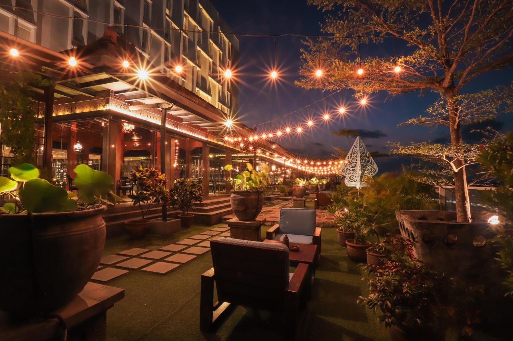 Swiss-Belinn Saripetojo Solo Ngoại thất bức ảnh