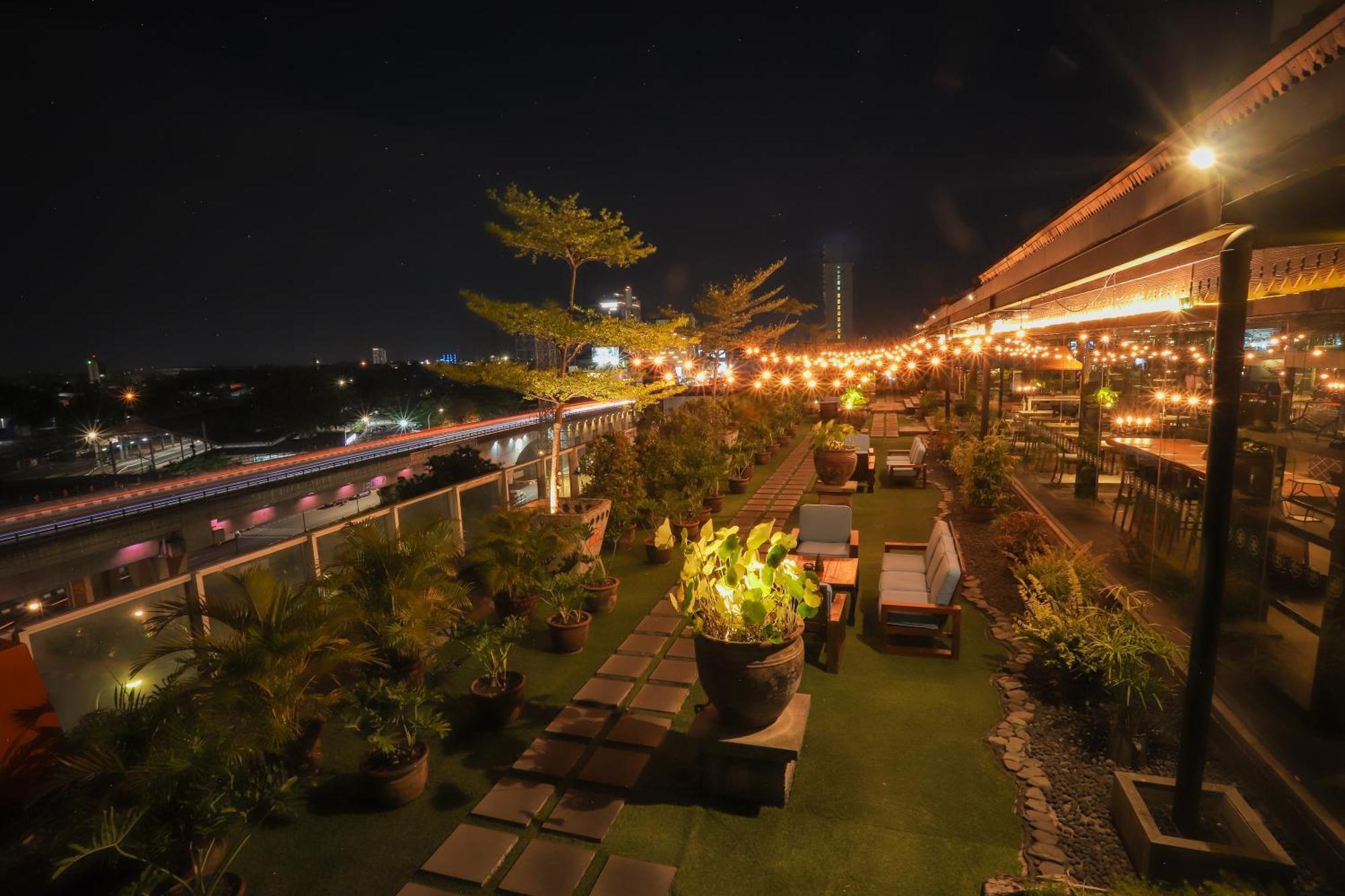 Swiss-Belinn Saripetojo Solo Ngoại thất bức ảnh