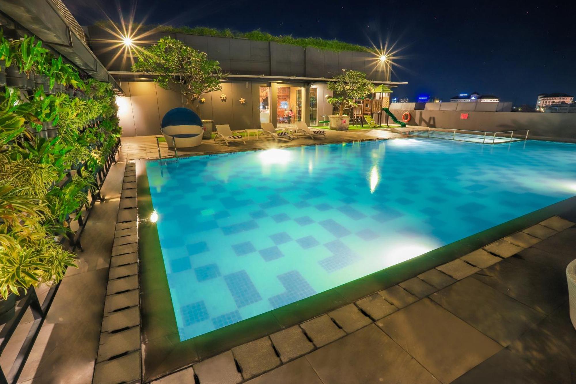 Swiss-Belinn Saripetojo Solo Ngoại thất bức ảnh