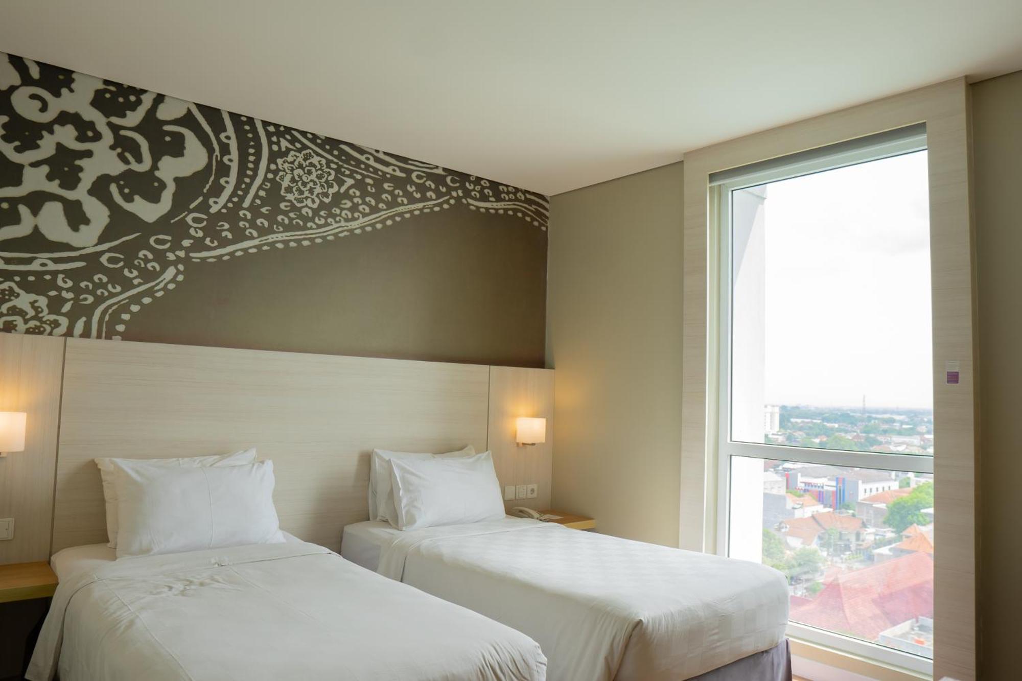 Swiss-Belinn Saripetojo Solo Ngoại thất bức ảnh