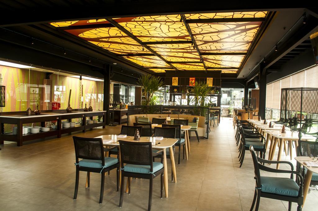 Swiss-Belinn Saripetojo Solo Ngoại thất bức ảnh